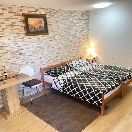 Apartment Mika プーラ エクステリア 写真