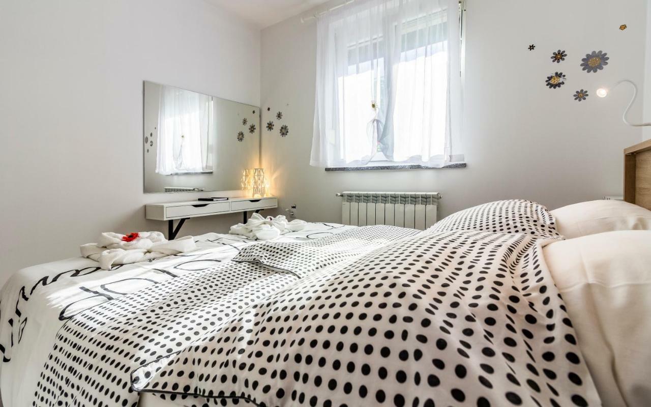 Apartment Mika プーラ エクステリア 写真