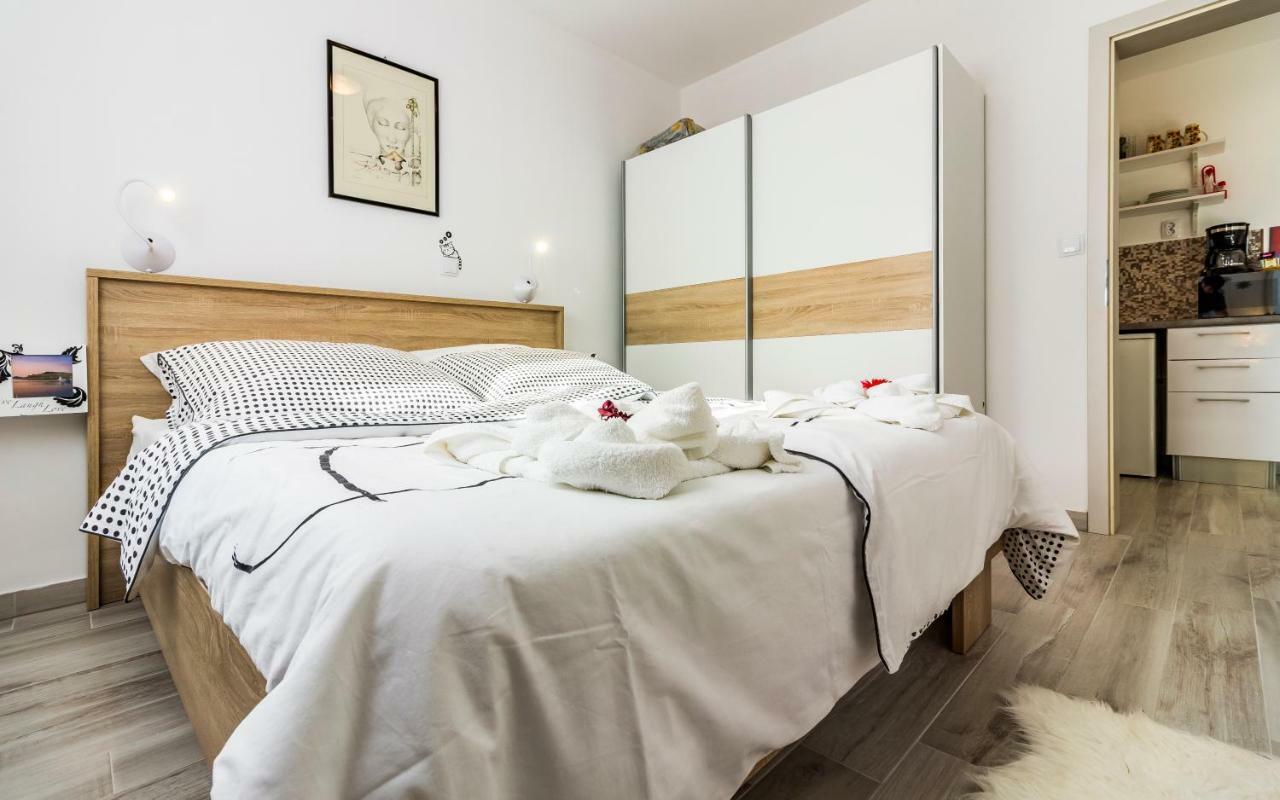 Apartment Mika プーラ エクステリア 写真